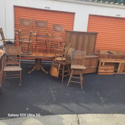 Antique Oakwood Table Set Only $1000 Obo