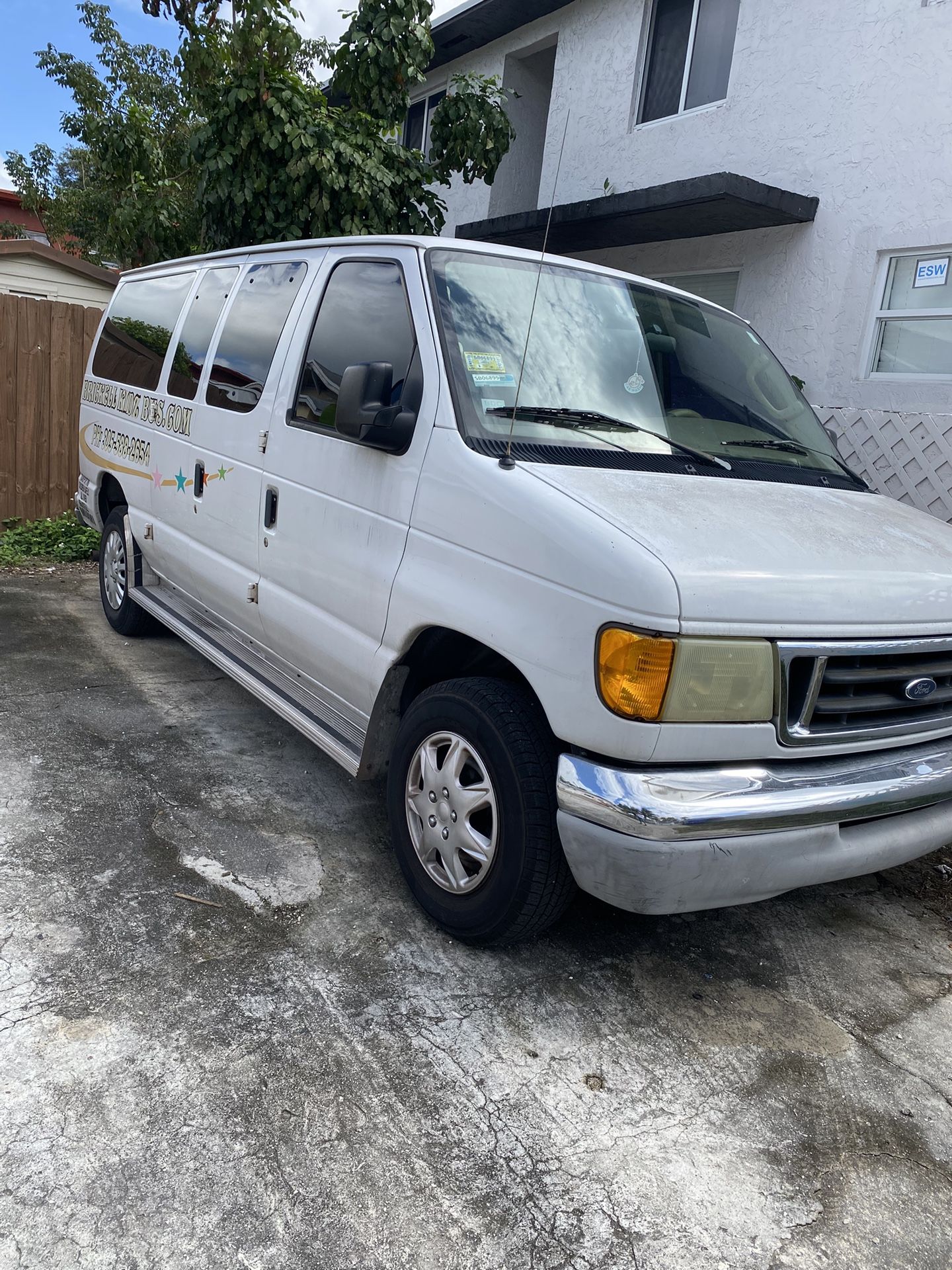 2003 Ford E-350