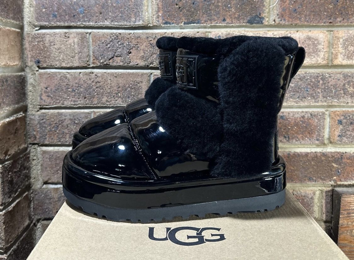 UGG AUSTRALIA 