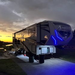 Attitude Toyhauler 5th wheel 