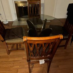 Kitchen Or Dining Room Table And 4 Chairs 