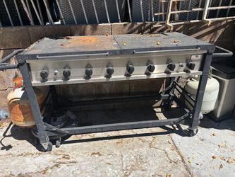 Grill with propane tanks
