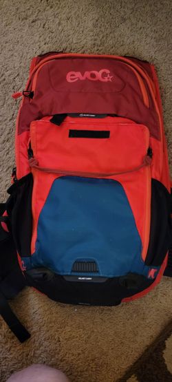 Evoc stage 12l hydration backpack