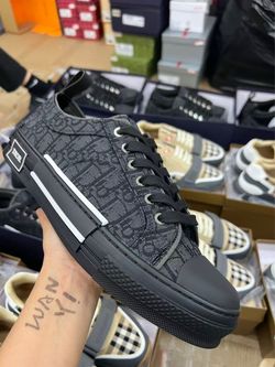 Men’s Dior Low top Men’s 8.5