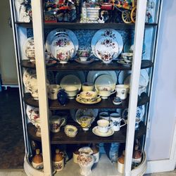 ANTIQUE TIGER OAK CURIO CABINET CURVED GLASS AMERICAN MADE MID 20th CENTURY - MUST SELL