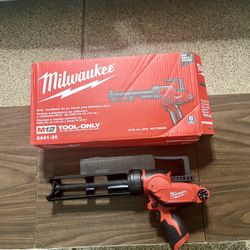 Milwaukee M12 Cordless 10oz. Caulk & Adhesive Gun