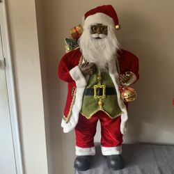 Stand Santa Claus. Height: One Meter.