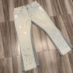 Gallery Debt Jeans 