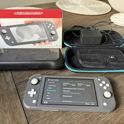 Nintendo Switch Lite + Monster Hunter Rise 