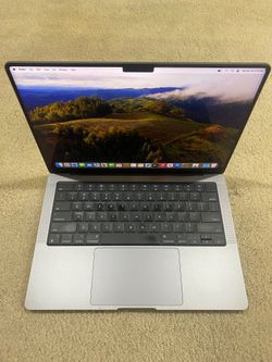MacBook M2 Pro,M2 Pro chip,Memory 32GB ,SSD 1TB
