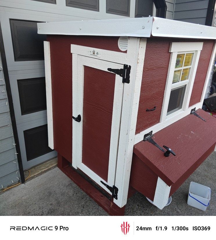 Brand New Medium Sized Chicken Coop