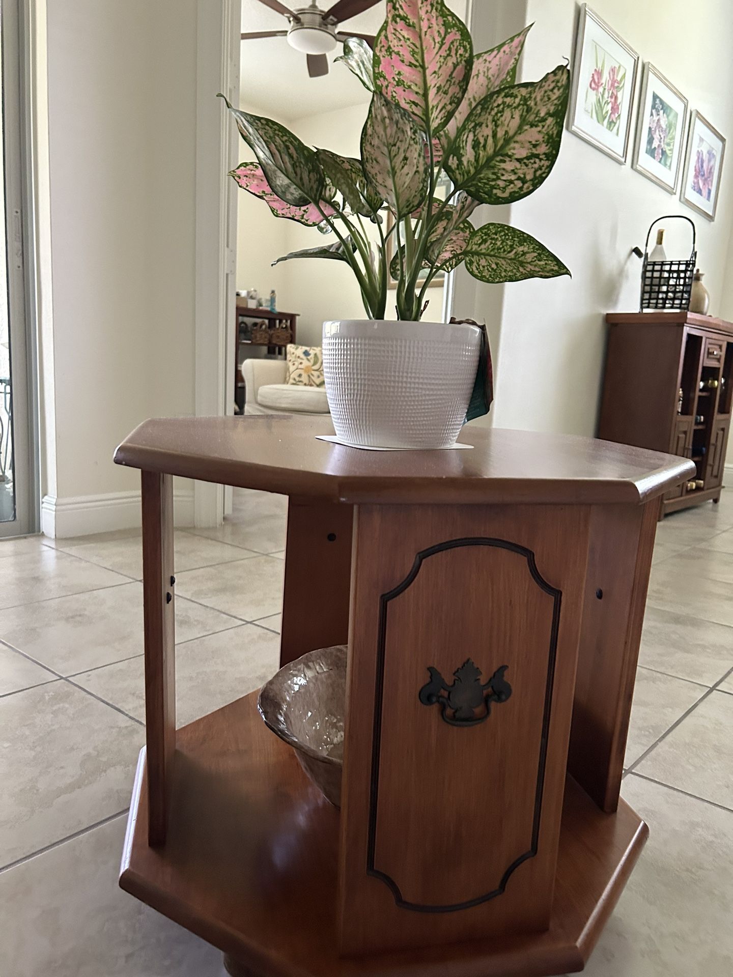 End & Side Tables