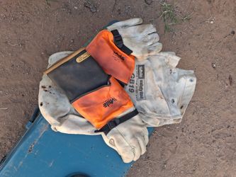 Electrical safety gloves