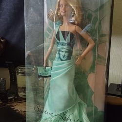 Barbie Statue Of Liberty 