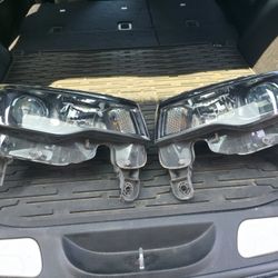 Headlights - Jeep Grand Cherokee WK2