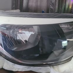 2014 - 2016 Kia Soul  Headlight Assembly  Incl. Bulbs