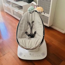 Mamaroo 4 Moms Baby Swing