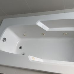 Jacuzzi Bath Tub 