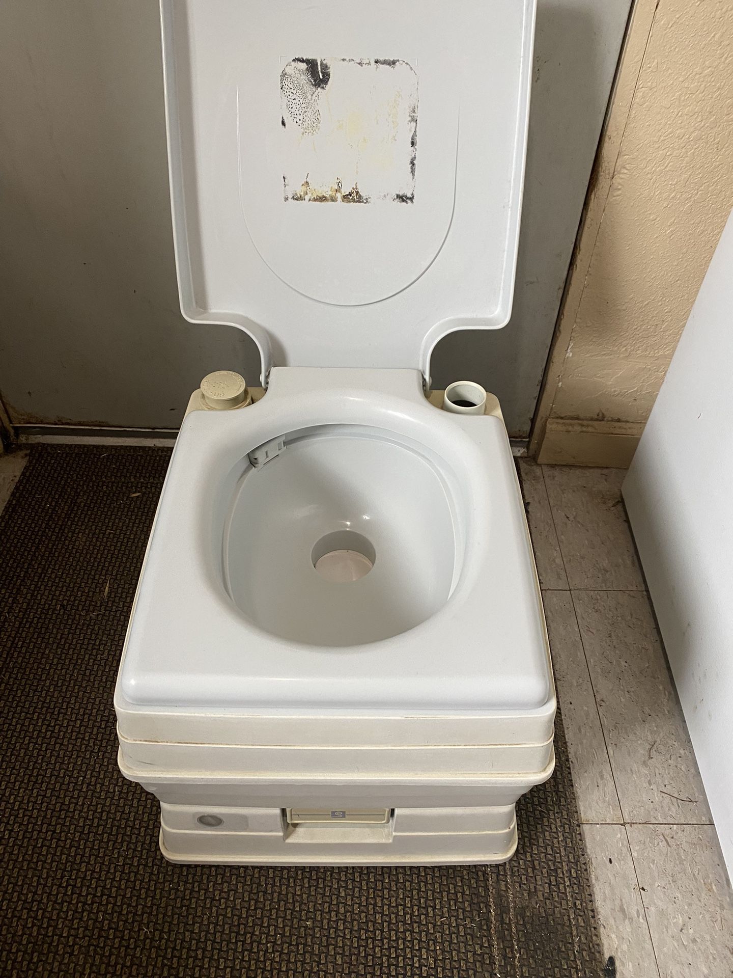 RV  Toilet 