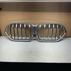 2024 - 2026 BMW X6 G06 LCI - UPPER GRILLE OEM