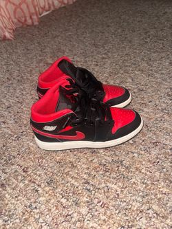 Air Jordan 1 Mid Banned Boys