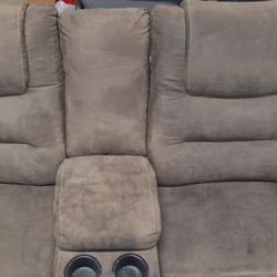 Nice Pre-owen Love Seat Recliner 