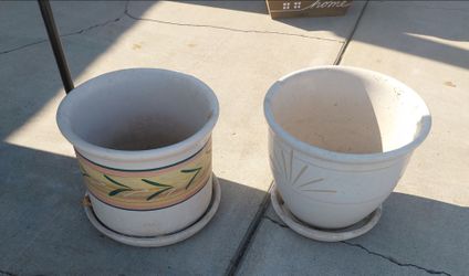 Decorative pots-pair