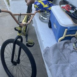 El General Throne Fixed 