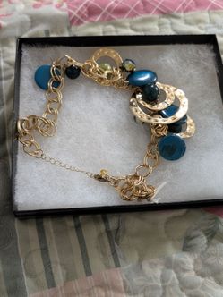Necklace and earring sets