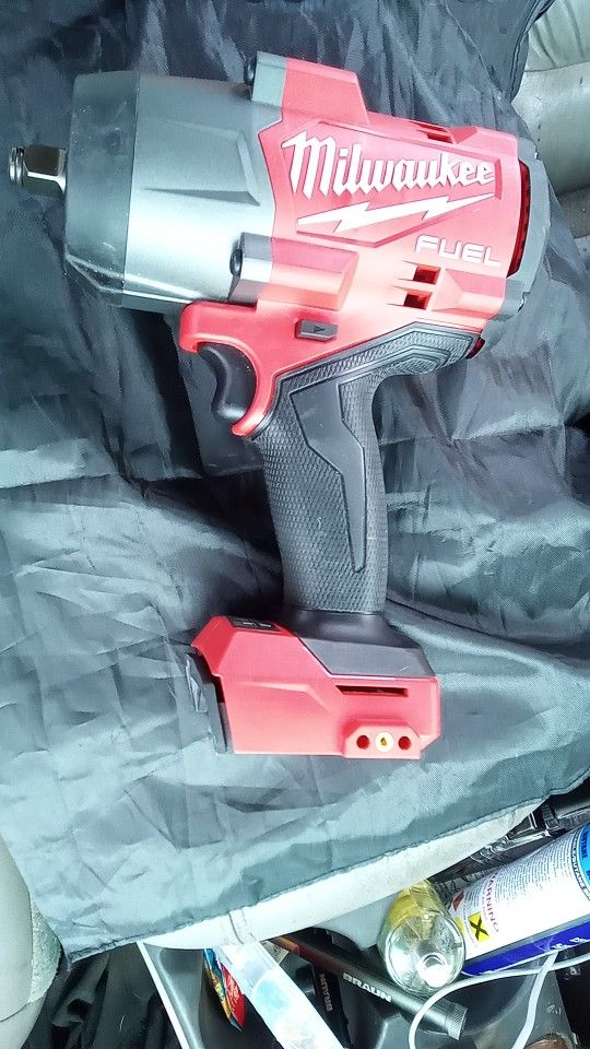 Milwaukee Fuel Brushless Impact Wrench
