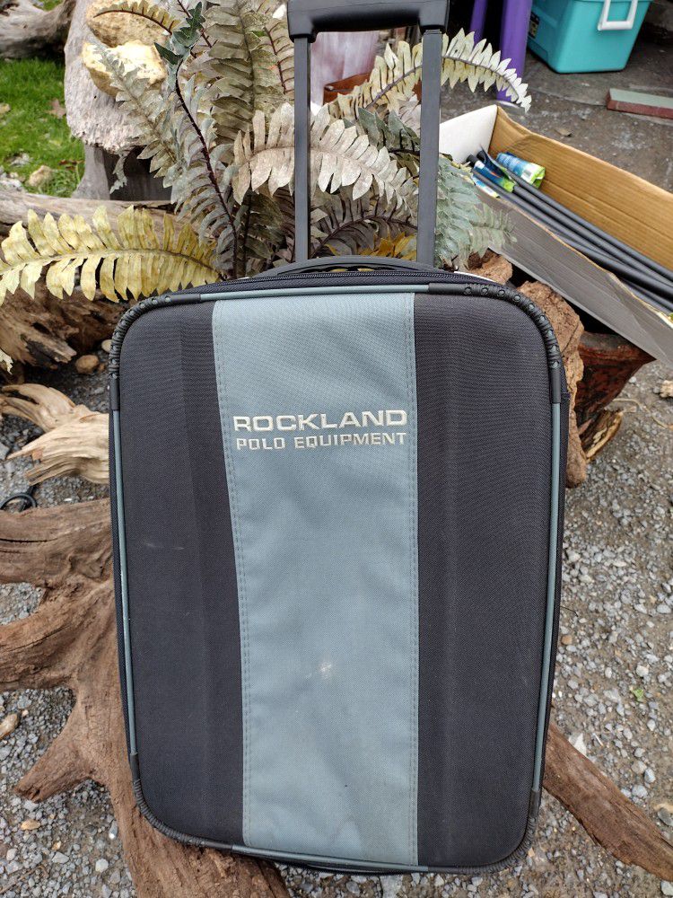 Rockland Polo Equipment Rolling Suitcase Travel Case With Retractable Arm