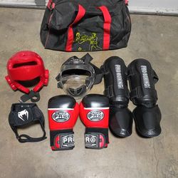 Youth Boxing / Karate / Wrestling Gear Set – Gloves, Headgear, Shin Guards + Bag