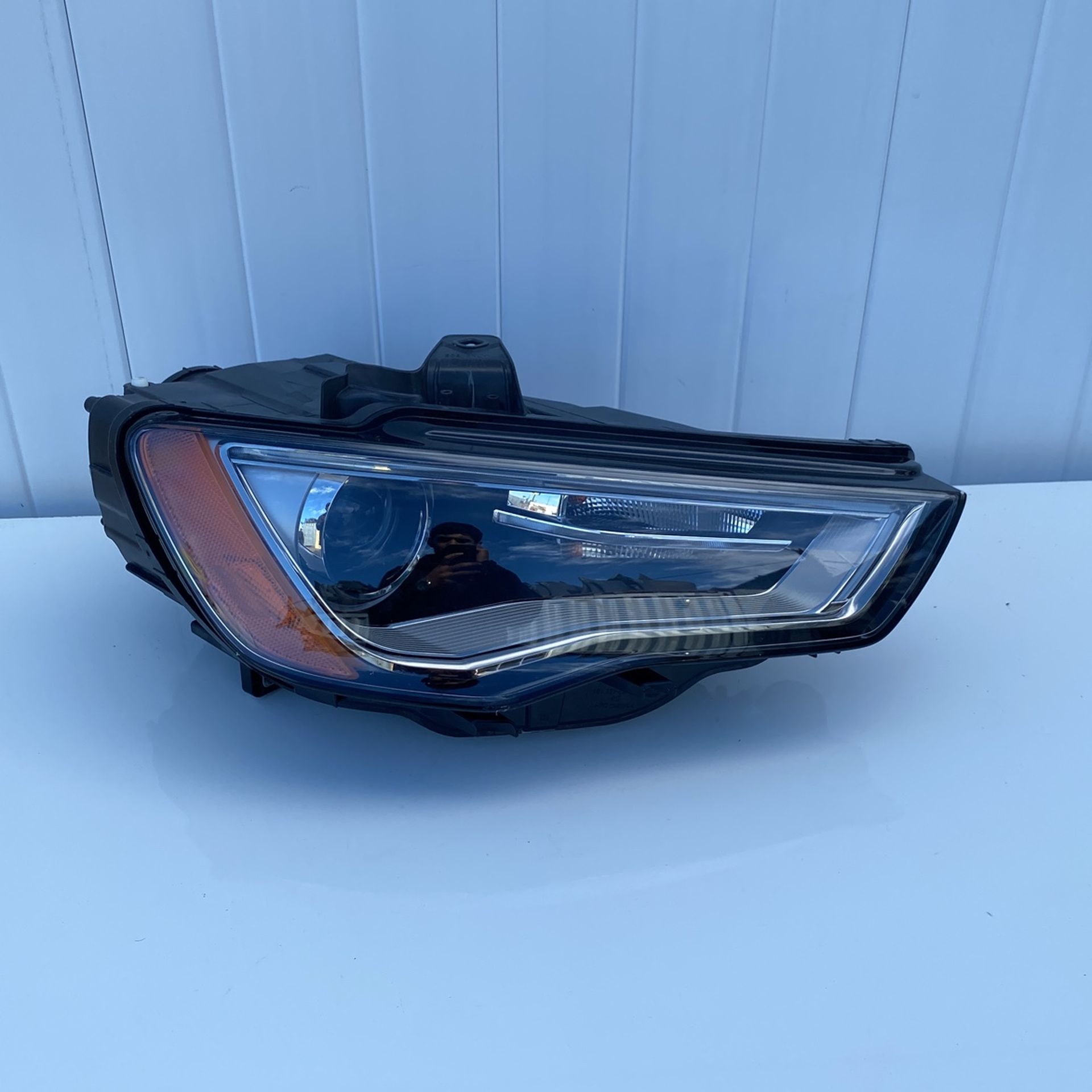 2015 2016 Audi A3 S3 Right Passenger Side Xenon Headlight OEM 8V0941044B