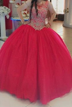 Red quinceañera dress size m