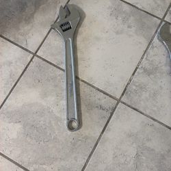 Pittsburgh 18” Adjustable Wrench