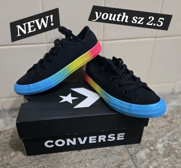 CONVERSE 🔵 BRAND NEW 🔵YOUTH SZ 2.5