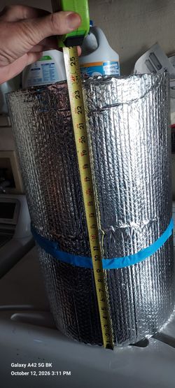 Roll of reflective bubble insulation