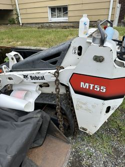 Bobcat mt55.   200