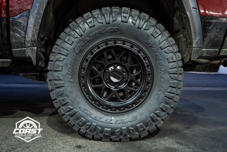 KMC GRS All Black 18" 6x5.5