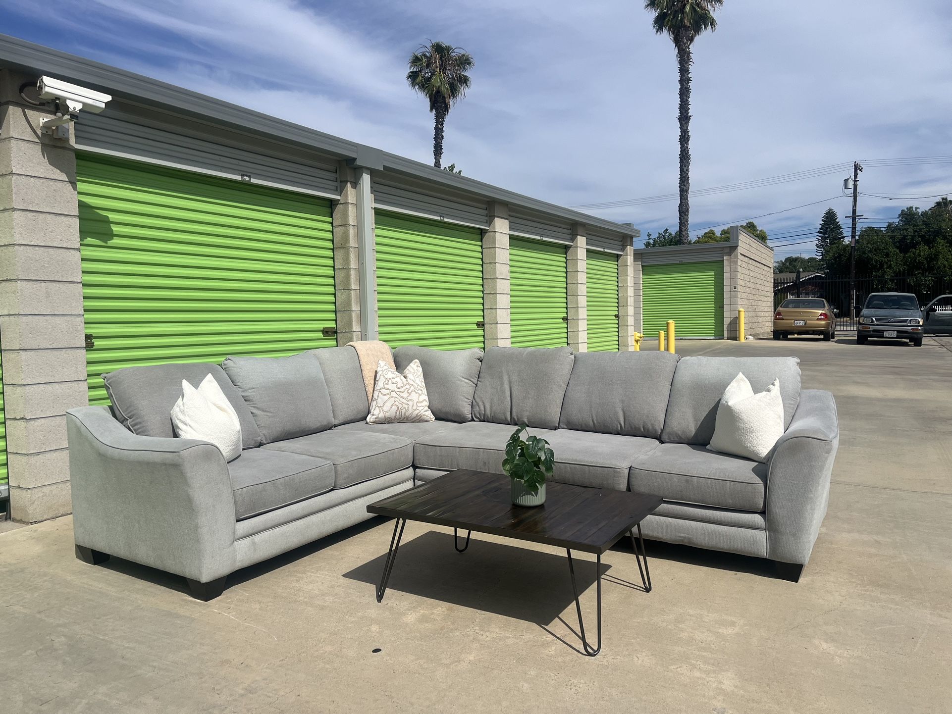 Light Gray Sectional Couch With Delivery