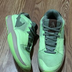 Nike Ja Morant Green Zombie DX2482 Size 9.5 Men’s Neon Green Shoes Sneakers 