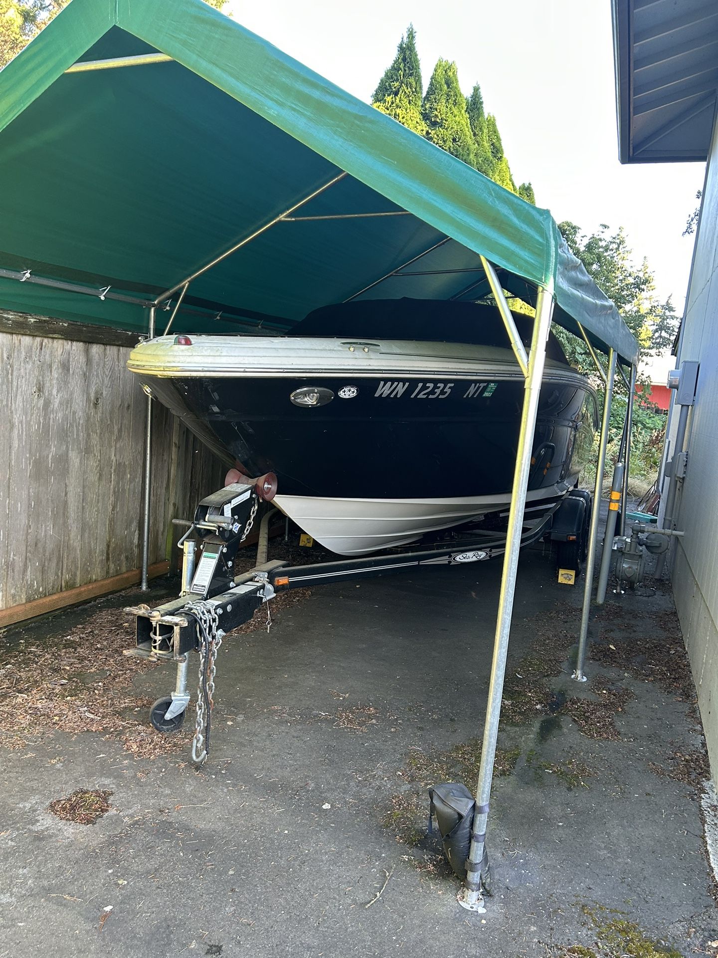 2006 Sea ray 220 sel
