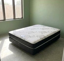 Deluxe brand Queen size mattress set