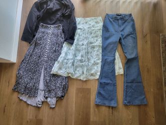 Women's Clothing – 4 Pieces