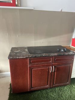Island With Cooktop