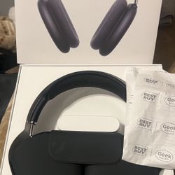 AirPod Maxes
