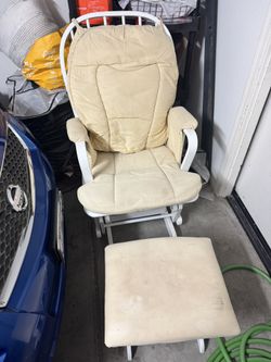 Nursing Rocking Chair With Rocking Foot Rest