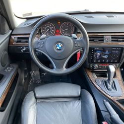 2009 BMW 328i RWD /// 
Black Rims with red brake calipers, Aftermarket touchscreen HeadUnit with Apple Car play , Rearview Camera…

FINANCING AVAILABL