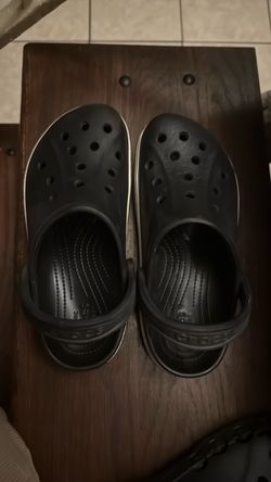 Crocs - Adult size 6M/8W
