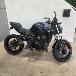 Kawasaki z(contact info removed) Millage 18993